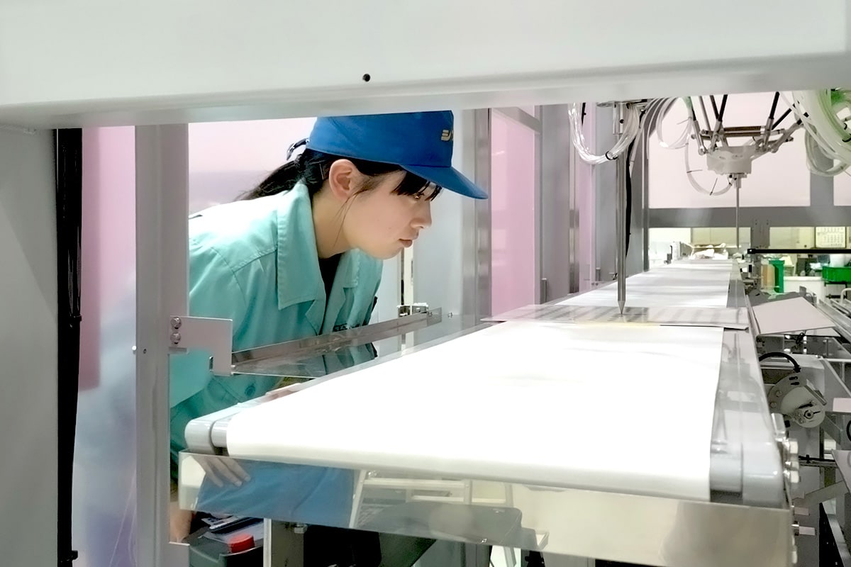 動作確認の真剣な眼差し